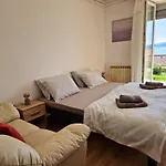 Seaview Manzoni Lejlighed