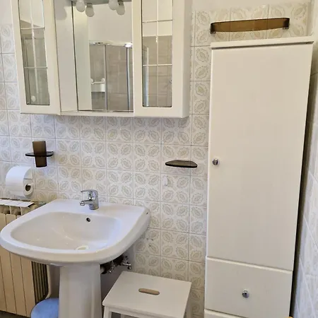 Seaview Manzoni Apartman *